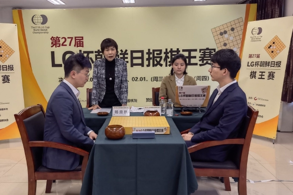 对抗旱工作作出安排部署。印发《关于做好当前抗旱工作的紧急通知》《关于切实做好抗旱播种保苗工作的紧急通知》等文件,就抗旱播种、田间管理、旱情监测、水源调度等提出要求。严格落实以气象预报为先导的应急响应联动机制,组织相关部门滚动开展旱情会商,分析研判旱情发展趋势。及时启动省级抗旱应急四级响应,14个省辖市先后启动本地区抗旱应急响应机制,全省进入抗旱应急状态。
