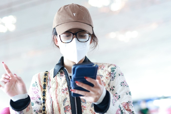 中方对2024年3月22日莫斯科州惨无人道恐袭的所有组织者、实施者和策划者表示强烈谴责,认为对平民的袭击完全不可接受,支持俄方坚决打击恐怖势力和极端势力,维护国家和平稳定。